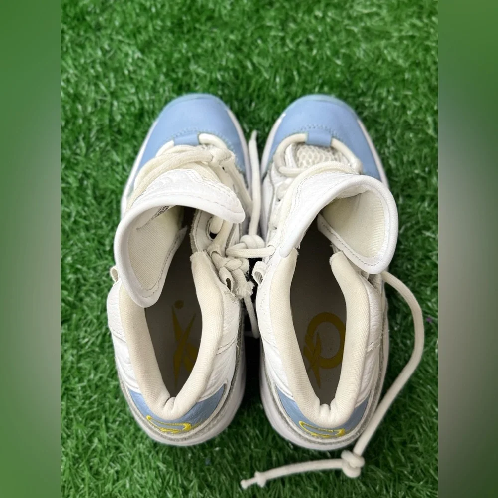 Reebok Kids White and Blue Sneakers‎